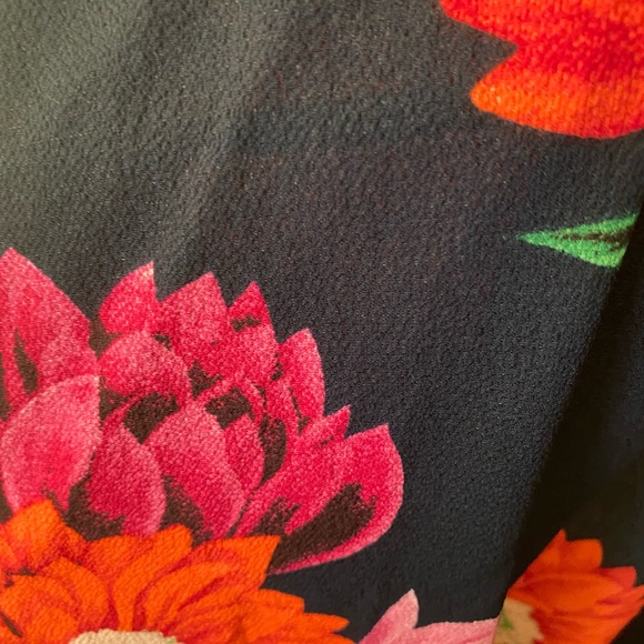 Foral Shaw - Picture 2 of 4